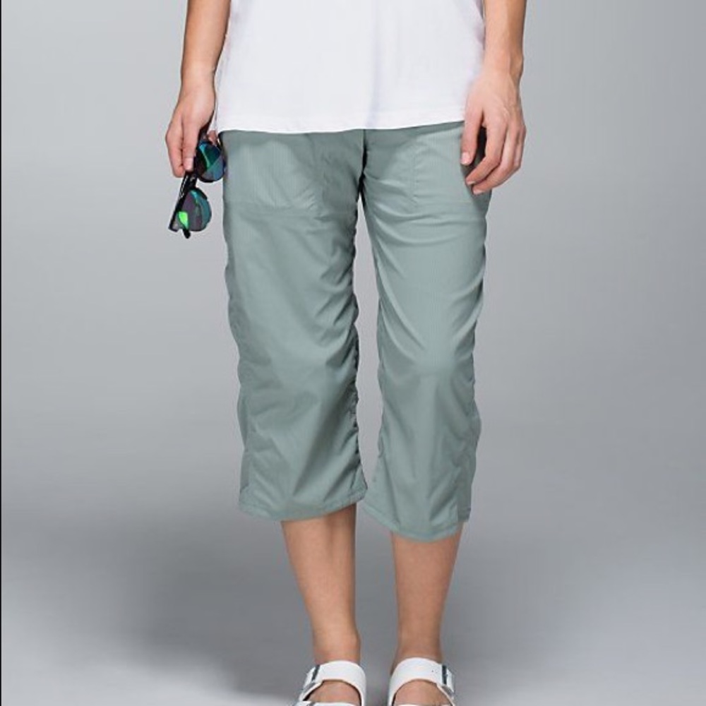 Earl grey Lululemon cropped dance pants